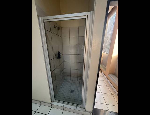 1 BEDROOM FLAT FOR SALE IN BRAAMFONTEIN